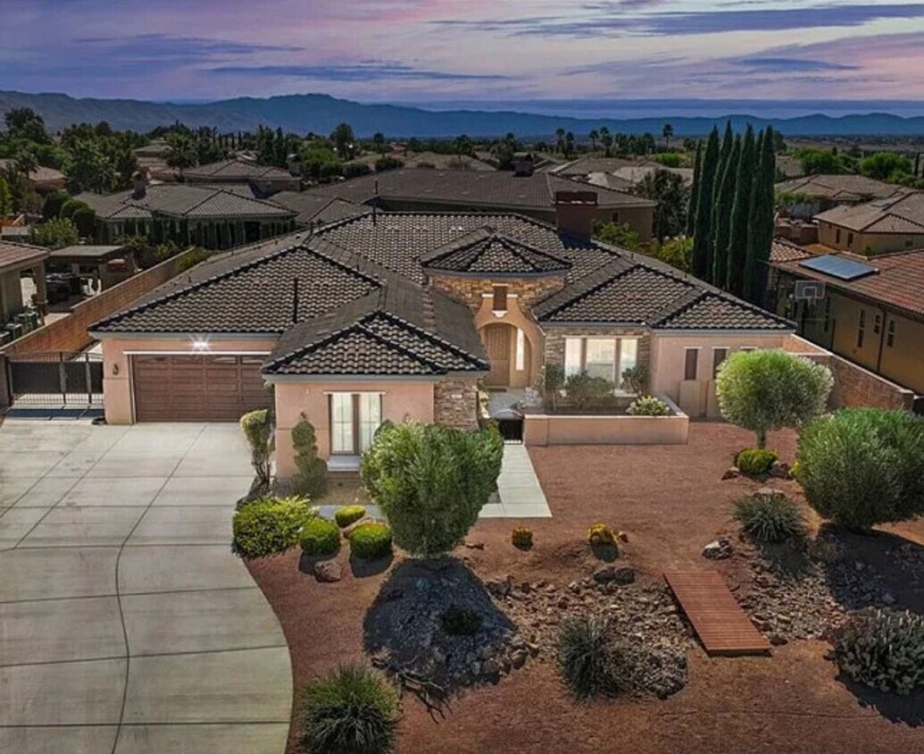 Foto principal - STUNNING STONEBROOK ESTATES HOME
