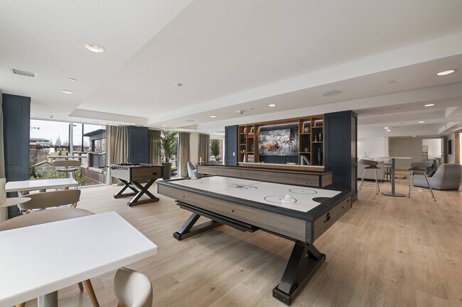 Foto del edificio - Brigham Apartments