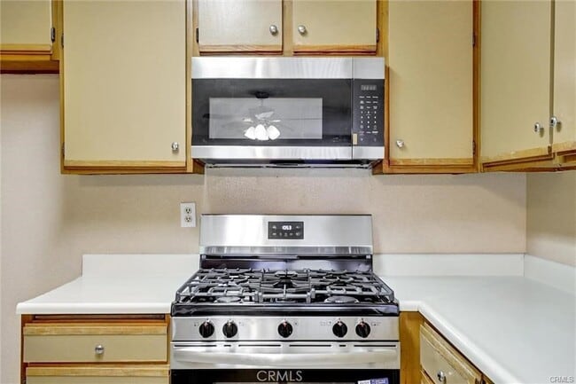 Photo - 450 E 4th Street Unit 334 Apartment