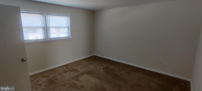 Building Photo - 432 E Linwood Ave