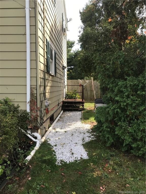 21 Gilbert Ln, Branford, CT 06405 Apartment for Rent in Branford, CT