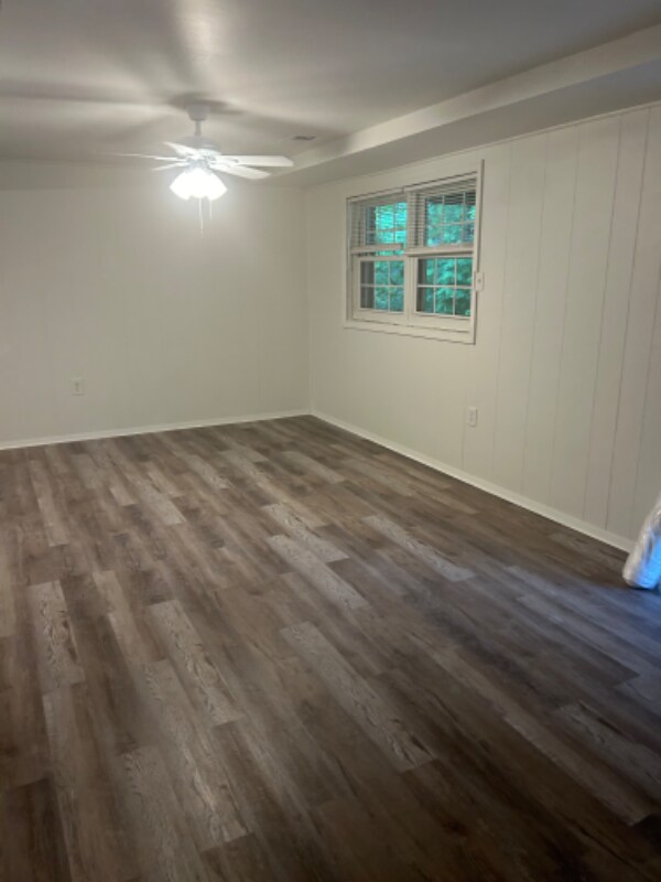 Building Photo - 5621 Maxine Ct