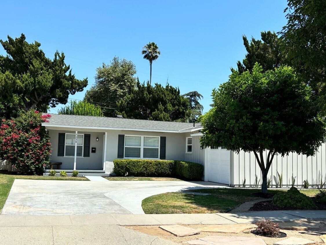 Primary Photo - Rent This unit Now!