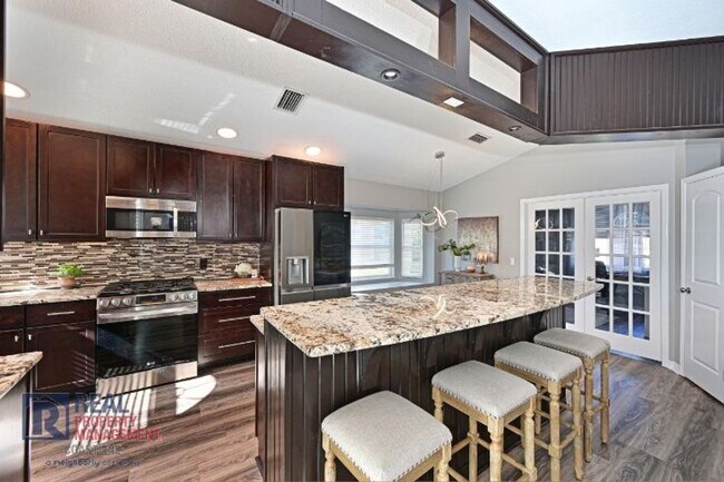 Foto del edificio - Impeccably Maintained Home in Summerfield Village - Lakewood Ranch!