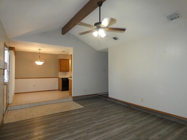 Foto del edificio - 324 Asbury Dr