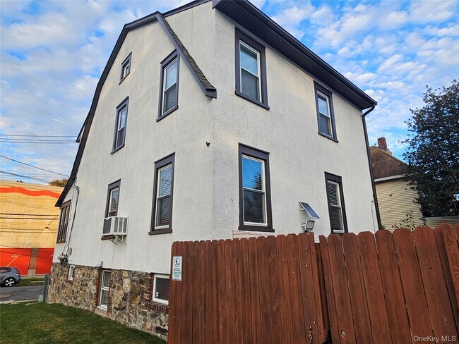 Foto del edificio - 156 Beechwood Ave