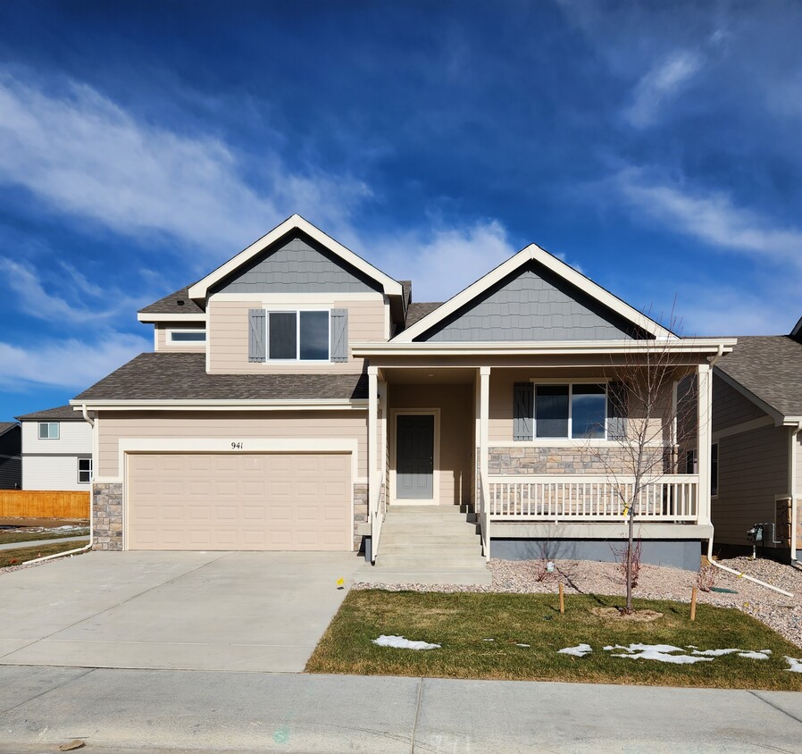 Front of the House - 941 Milner Pass Rd