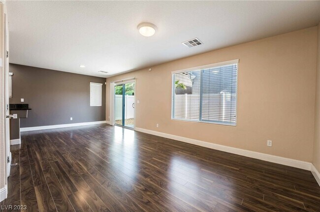Building Photo - 6794 Briarwood Bend Ave