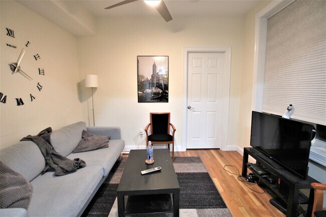 Foto del edificio - 1023 Tremont St #2B Boston MA 02120