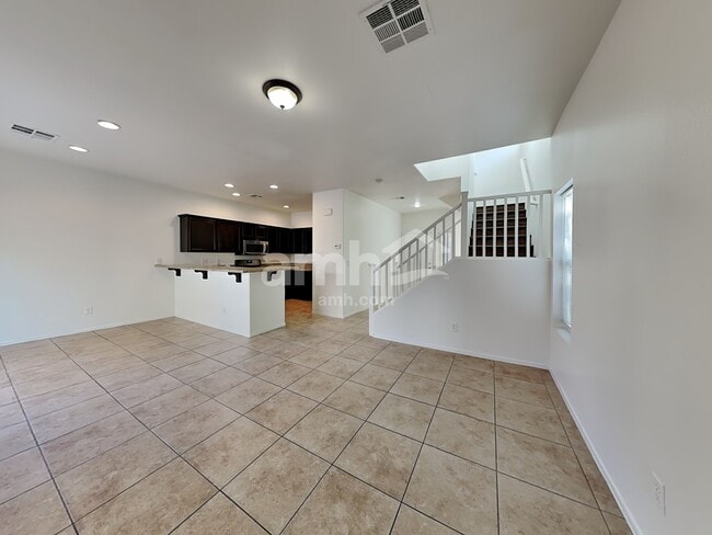 Foto del edificio - 1033 Maple Pines Ave