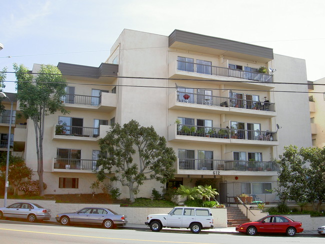 Building Photo - 612 S Barrington Ave