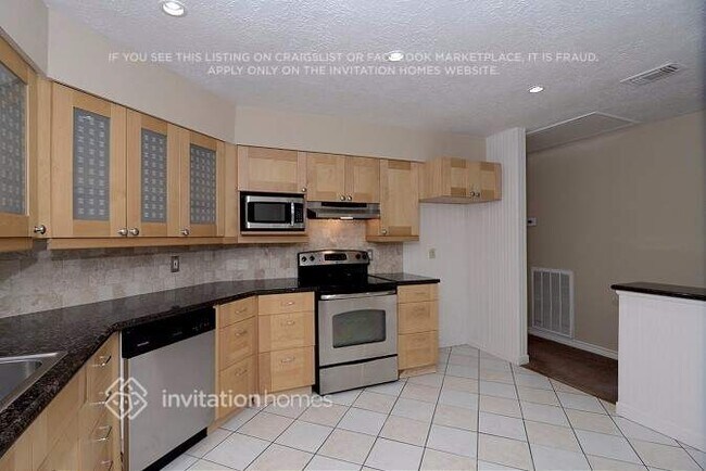 Building Photo - 17111 Coachmaker Dr