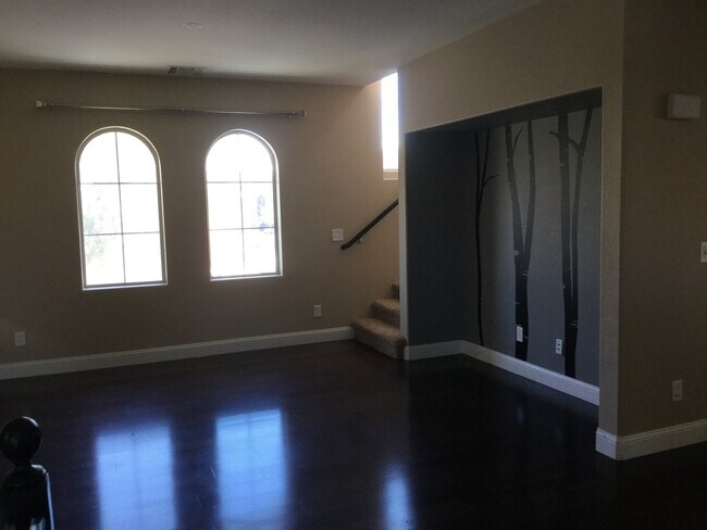 Foto del edificio - GORGEOUS 4BD/3BA IN SILVERADO RANCH