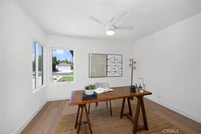 Building Photo - 3518 S Burnside Ave