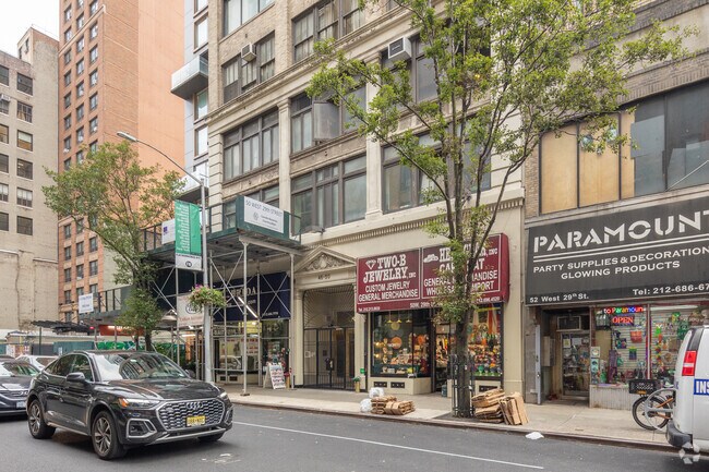 Building Photo - 46-50 W 29th St