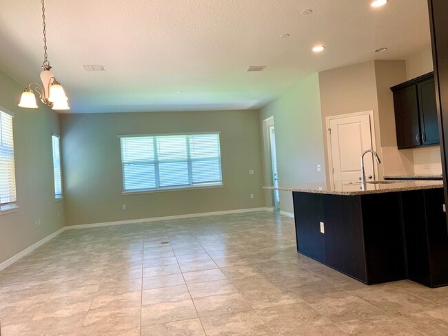 Building Photo - 16066 Micelli Dr