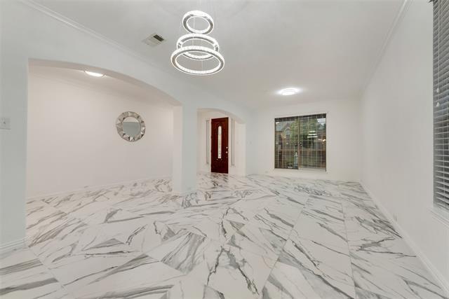Building Photo - 305 Blythe Bridge Dr