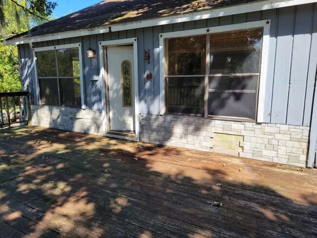 Building Photo - 236 Adelaide Dr