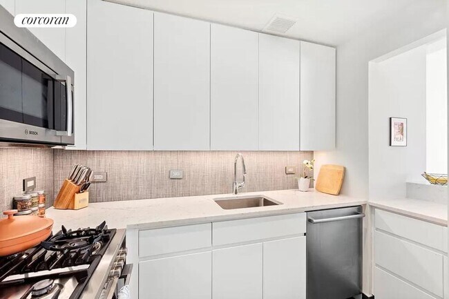 Foto del edificio - 305 E 63rd St