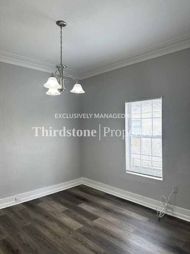 Foto del edificio - 1474 Windle St