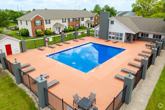 Piscina - Burberry Place Apartments