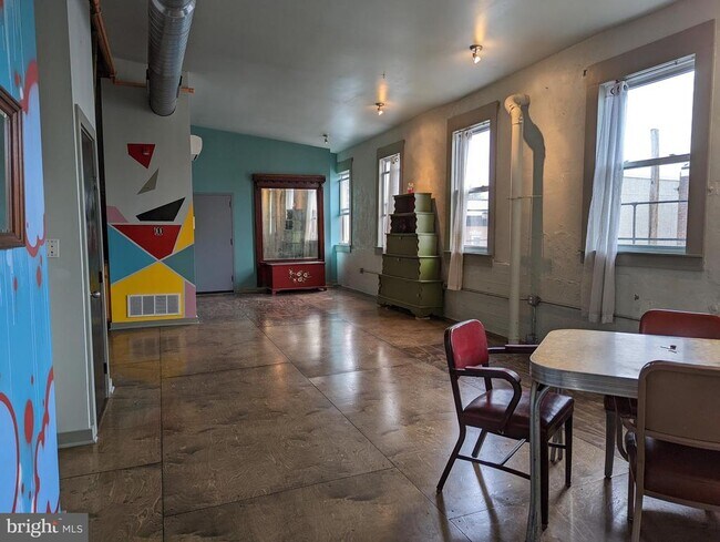 Building Photo - 2111 E Susquehanna Ave