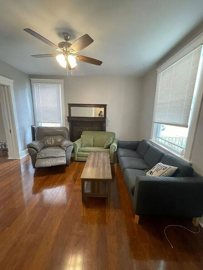 Foto del edificio - 2348 Highland Ave