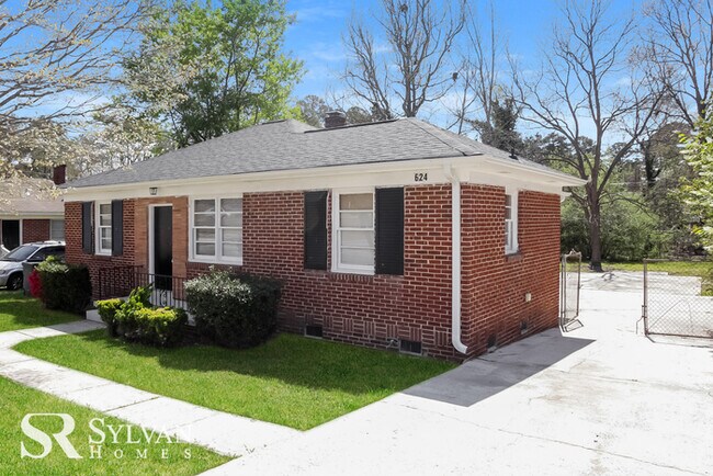 Building Photo - Beautiful 3BR 1BA