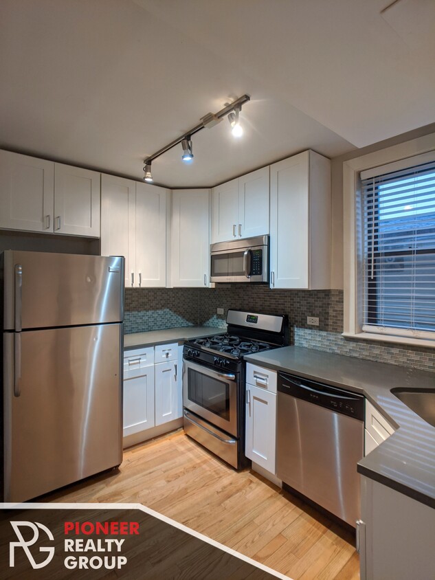 Foto principal - 2317 N Rockwell St