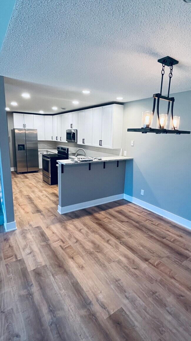 Building Photo - 17020 Eastwood Ave