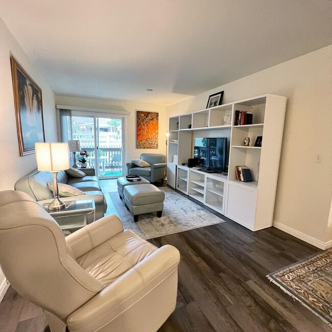 Foto del edificio - Charming Upgraded 1 Bed/1 Bath Condo at Mi...