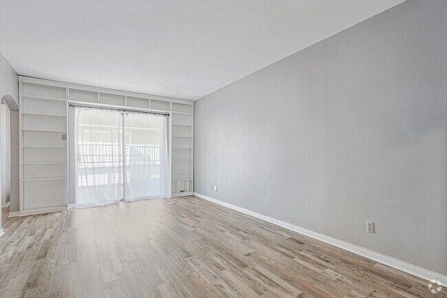 Building Photo - 15931 Stillwood St
