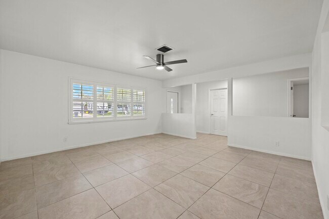 Foto del edificio - 3827 Barkis Ave