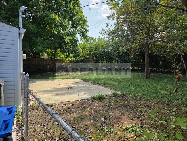 Building Photo - 364 E Tiverton Way