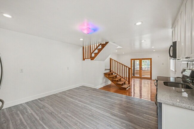 Foto del edificio - 9451 36th Ave SW