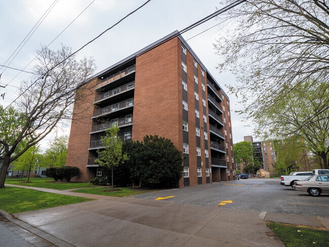 Photo du bâtiment - Karita Tower Apartments
