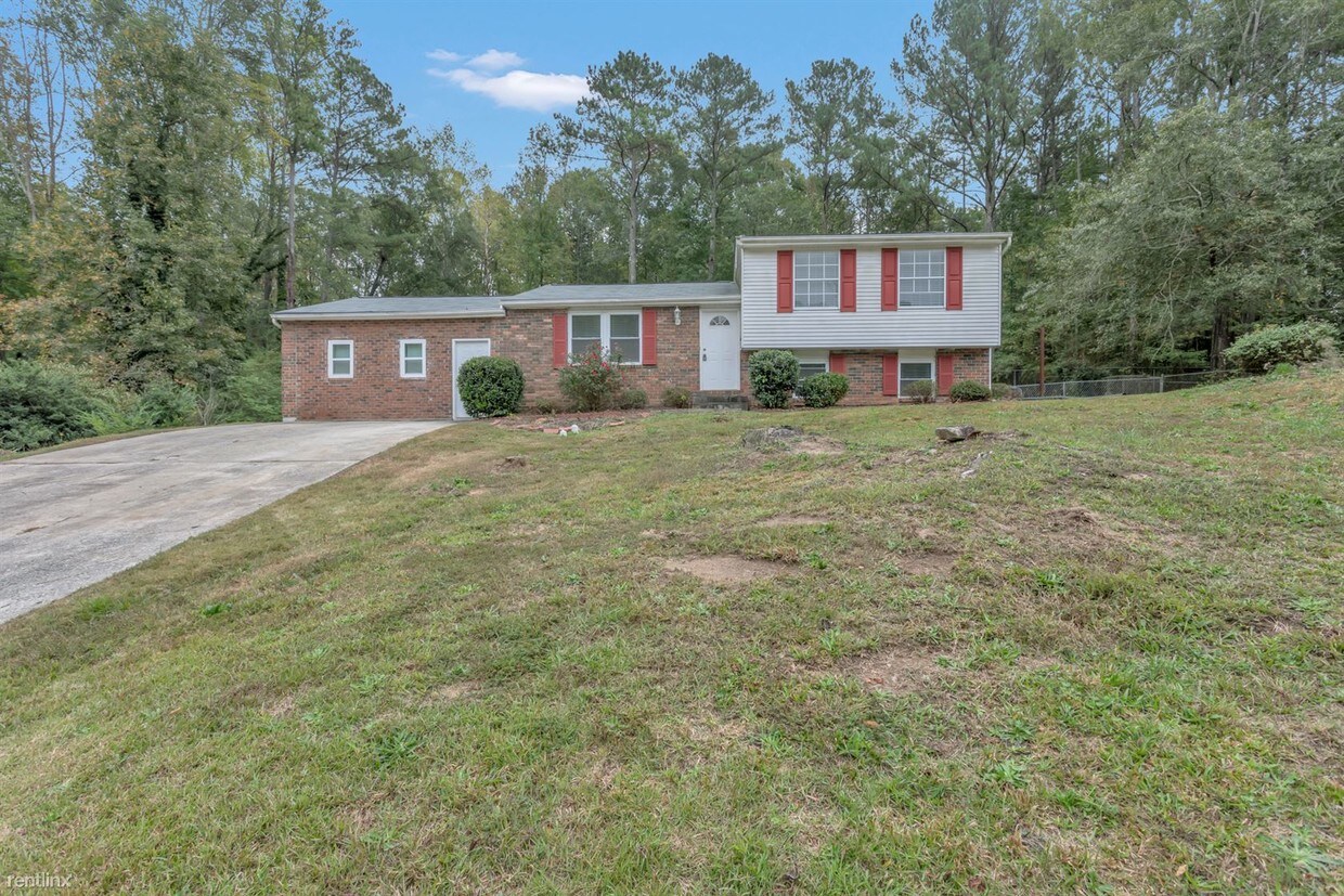 3 br, 2.5 bath House 2906 Forestside Ln House Rental in Atlanta, GA
