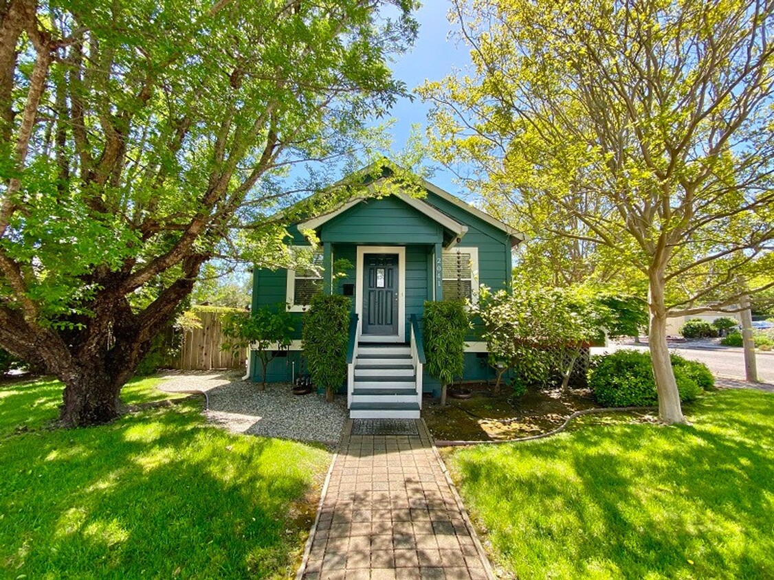 Primary Photo - Charming Two Bedroom Napa Home for Rent – ...