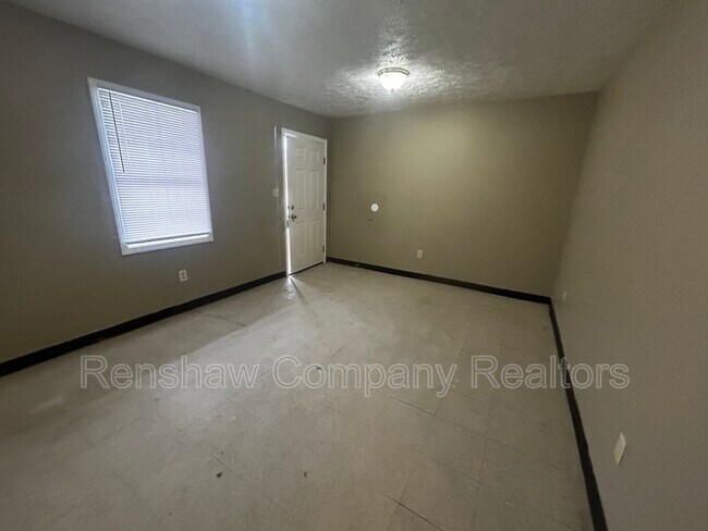 Building Photo - 1282 Fairground Rd