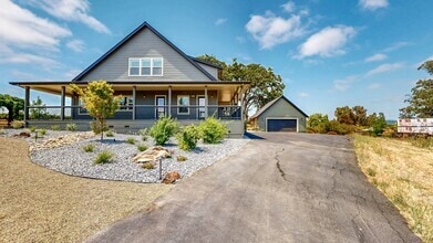 Building Photo - 9901 Old Camp Ln