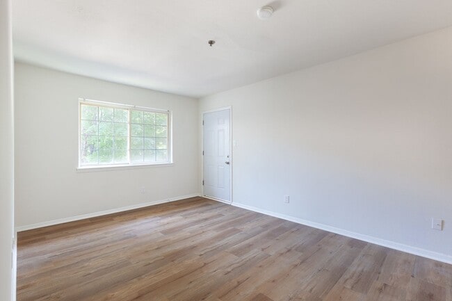 Building Photo - 641 Powder Springs St