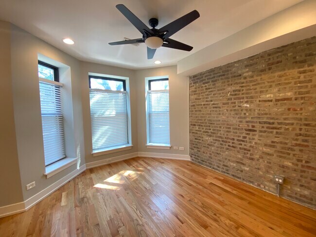 Building Photo - 2324 W Cullerton St
