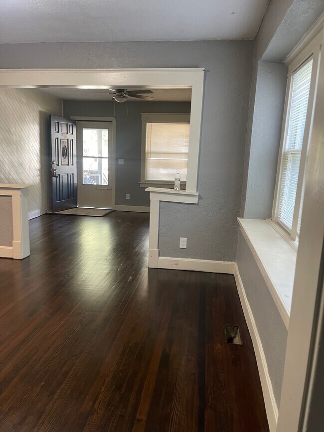 Foto del edificio - 1222 N Spring St