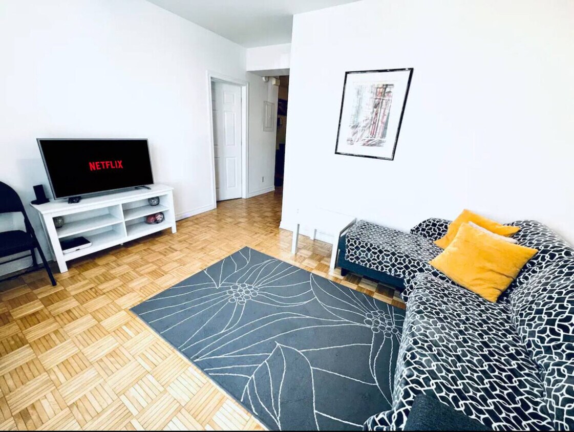 Primary Photo - 4848 Rue Sainte-Catherine E
