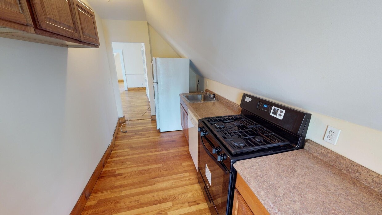 Primary Photo - 237 Belmont St