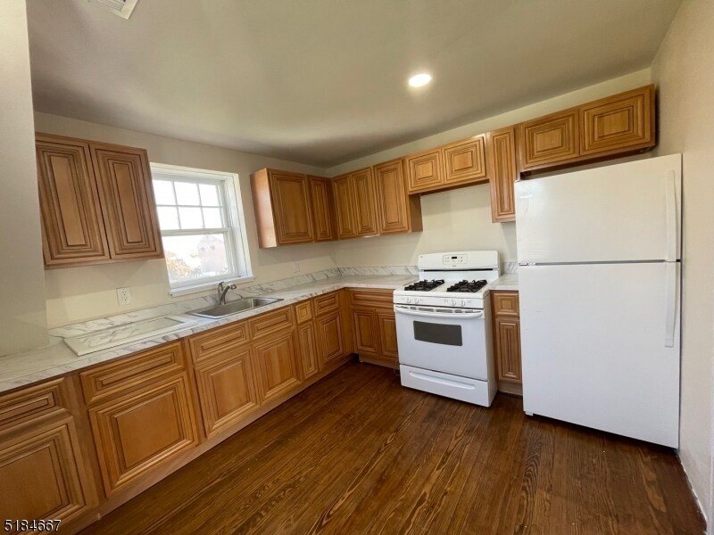 Foto principal - 421 Flanders Ave