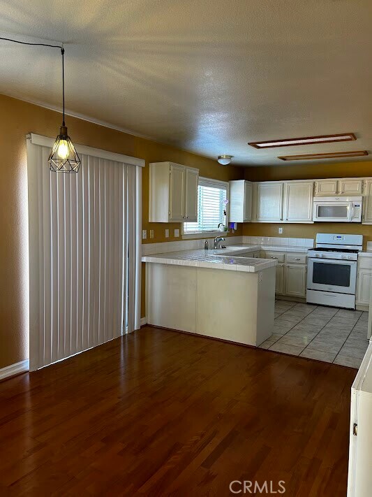 Building Photo - 1009 Sunbeam Ln