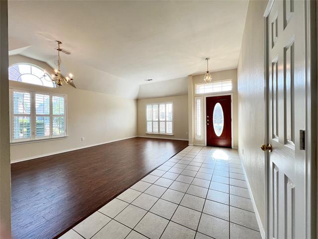 Building Photo - 1002 Meandering Dr