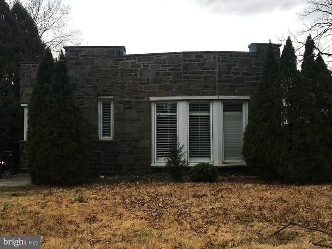 Building Photo - 550 Haverford Rd