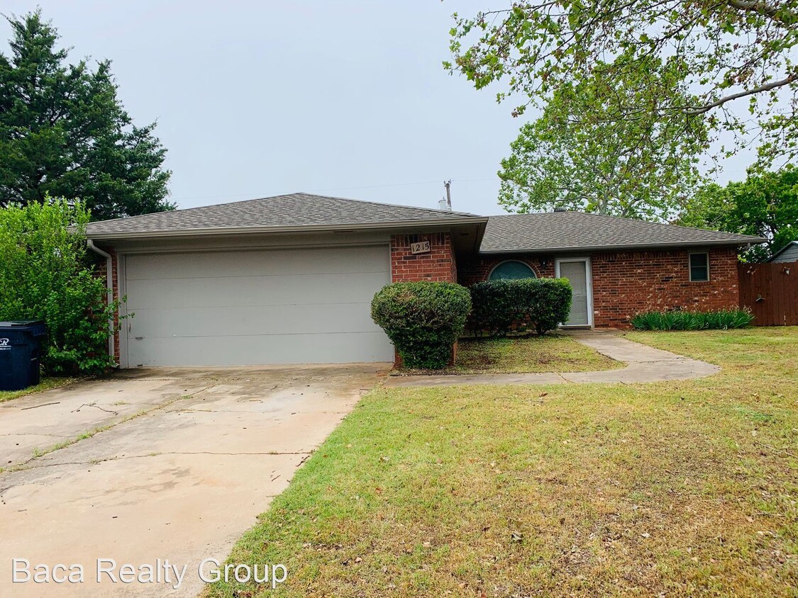 Foto principal - 3 br, 2 bath House - 1215 Churchill Blvd